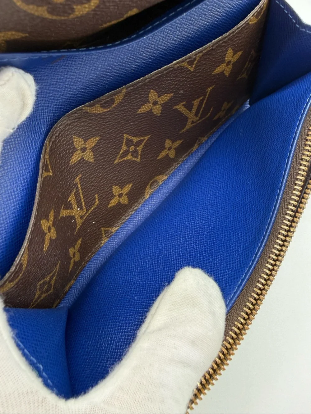 Louis Vuitton Monogram Emilie Wallet with Box - Picture 10 of 12